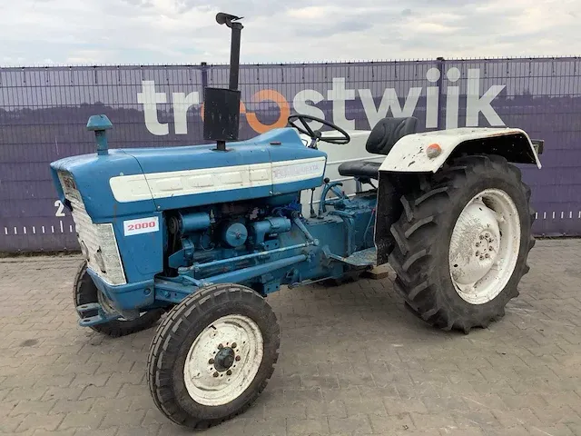 Ford dexta 2000 tweewielaangedreven landbouwtractor - afbeelding 1 van  11