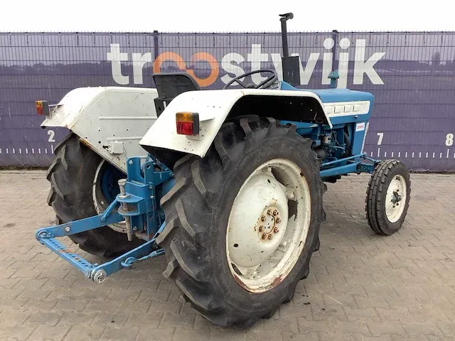 Ford dexta 2000 tweewielaangedreven landbouwtractor - afbeelding 3 van  11