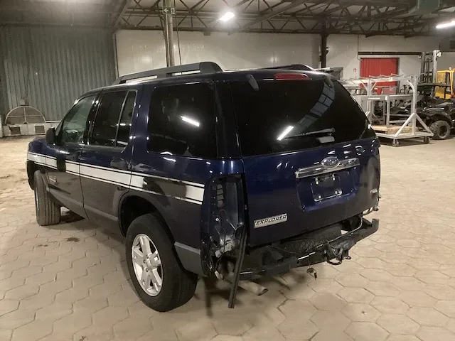Ford explorer personenauto - afbeelding 2 van  10