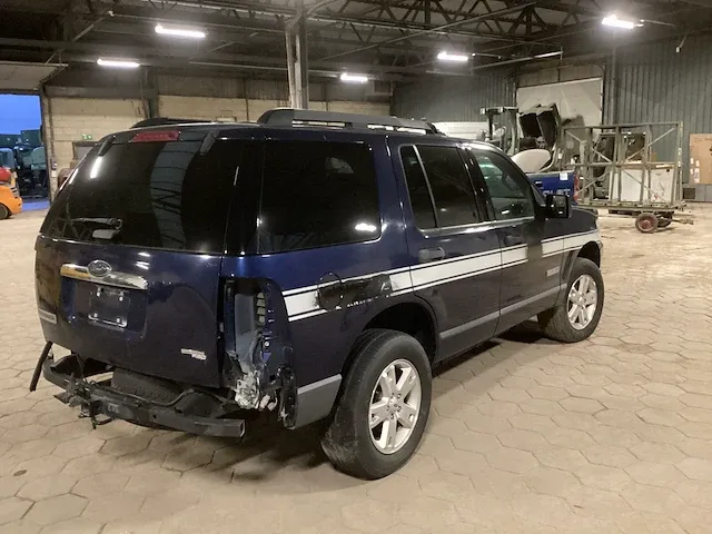 Ford explorer personenauto - afbeelding 3 van  10