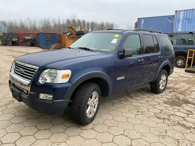 Ford explorer suv personenauto - afbeelding 1 van  16