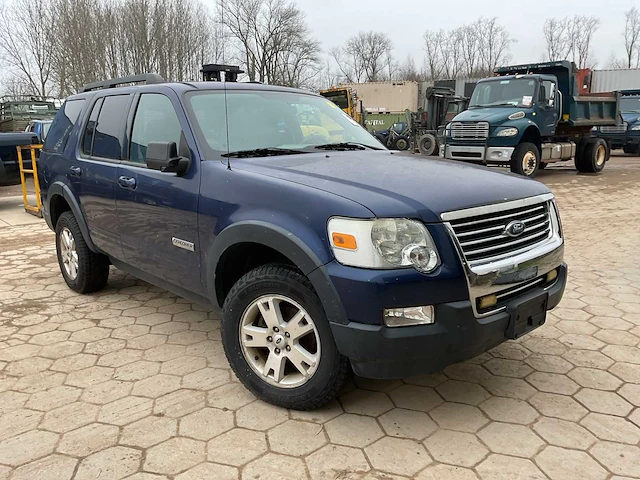 Ford explorer suv personenauto - afbeelding 2 van  16