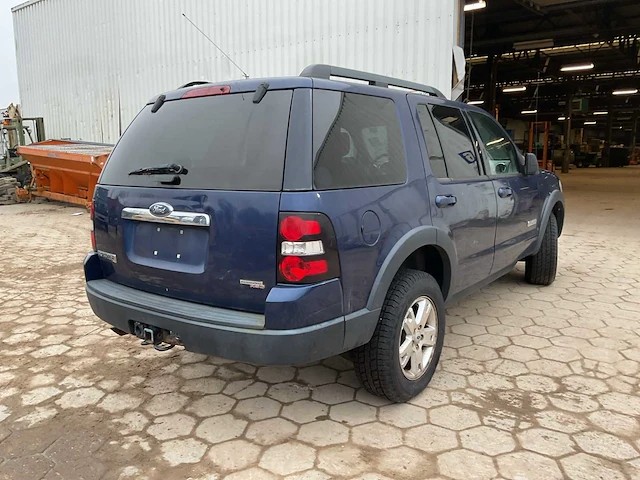 Ford explorer suv personenauto - afbeelding 5 van  16