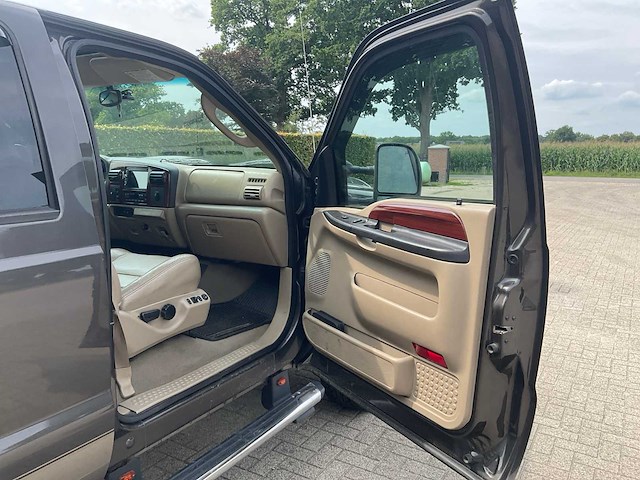 Ford f-250 fx4 off road v8 bedrijfswagen - afbeelding 16 van  25