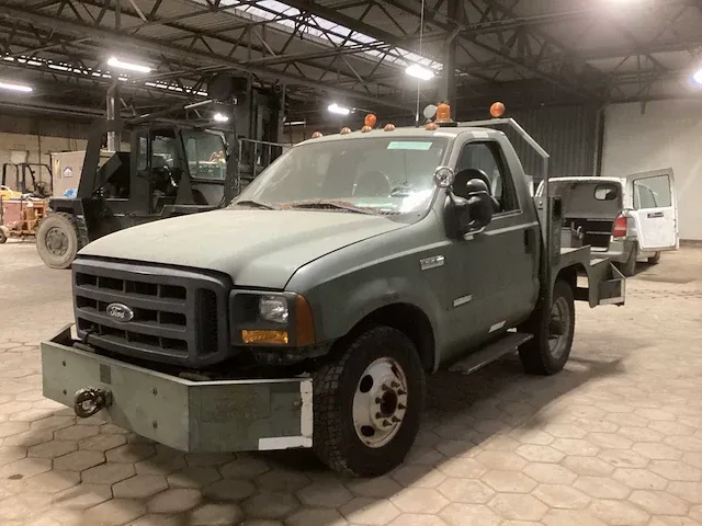 Ford f 350 vliegtuigsleper - afbeelding 11 van  13
