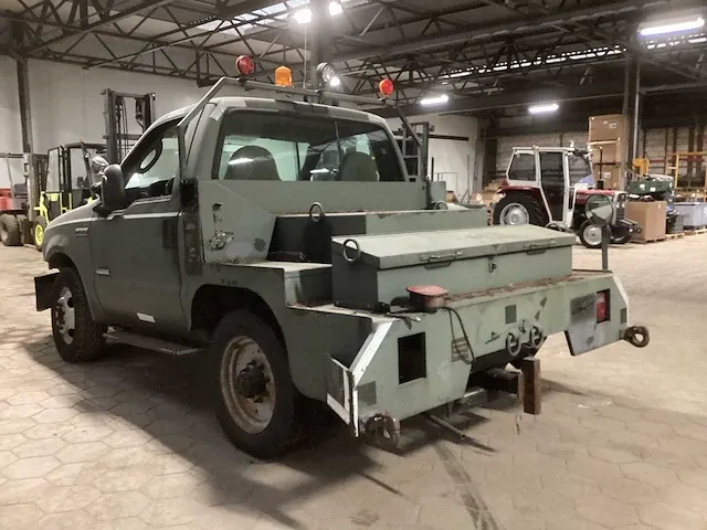 Ford f 350 vliegtuigsleper - afbeelding 2 van  13