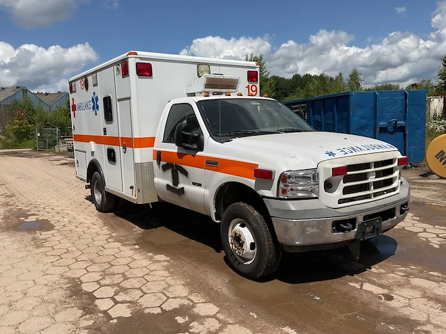 Ford f350 ambulance - afbeelding 11 van  18