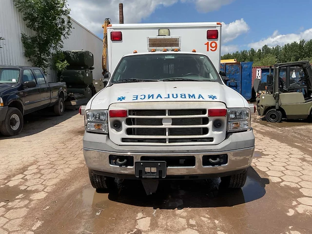 Ford f350 ambulance - afbeelding 12 van  18