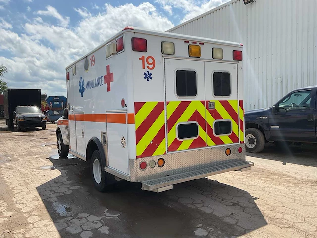 Ford f350 ambulance - afbeelding 14 van  18