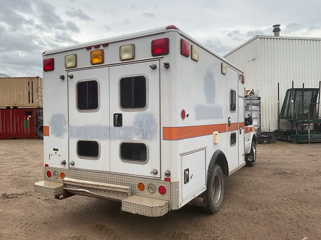 Ford f350 ambulance - afbeelding 10 van  15