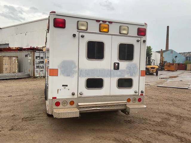 Ford f350 ambulance - afbeelding 12 van  15