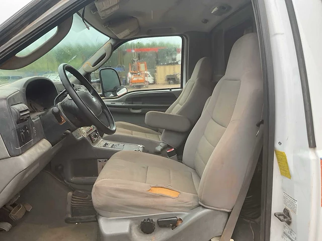 Ford f350 ambulance - afbeelding 14 van  15