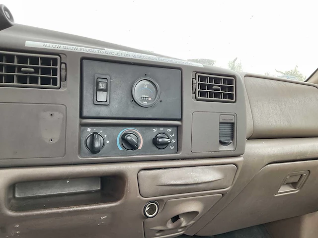 Ford f350 legervoertuig - afbeelding 13 van  14