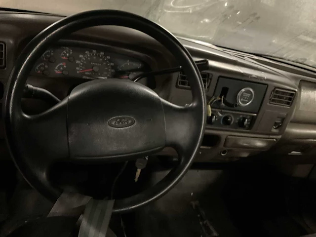 Ford f350 vliegtuigsleper - afbeelding 8 van  13