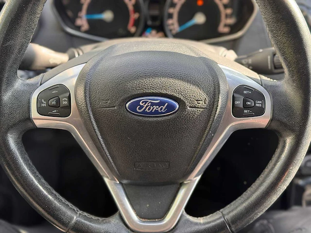 Ford fiesta 1.0 ecoboost titanium, 2-shf-63 - afbeelding 3 van  14