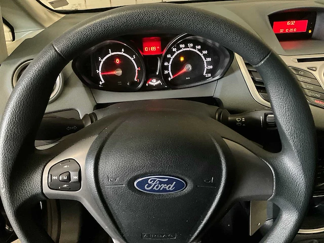 Ford fiesta 101189km bouwjaar: 2010 - afbeelding 3 van  16