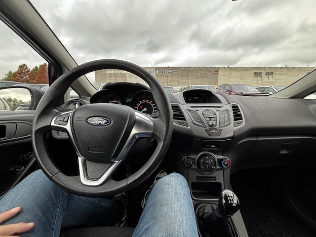 Ford fiesta 1.25i ambiente, 2015 - afbeelding 3 van  31