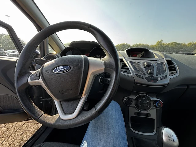 Ford fiesta 1.25i trend, 2011 - afbeelding 10 van  30
