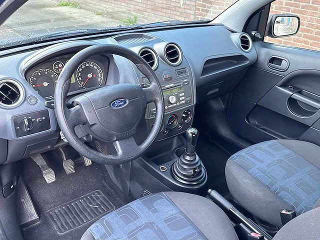 Ford fiesta 1.3-8v champion 2006 | 33-tg-pv i - afbeelding 21 van  24