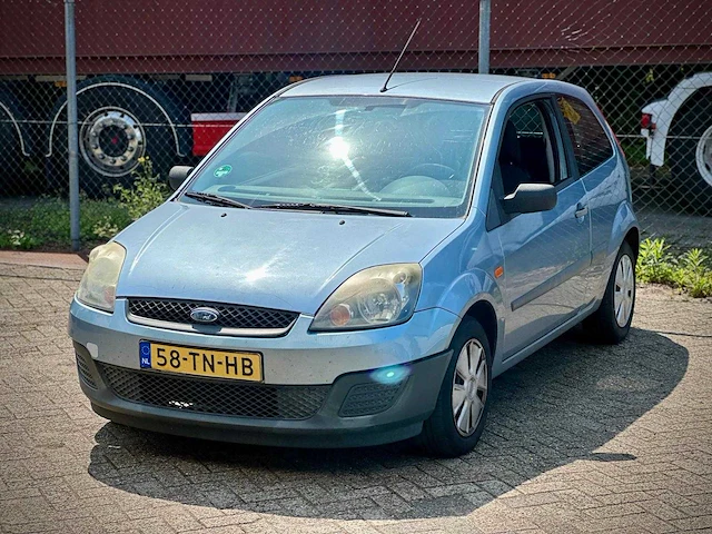 Ford fiesta 1.3 8v champion, 58-tn-hb - afbeelding 1 van  13