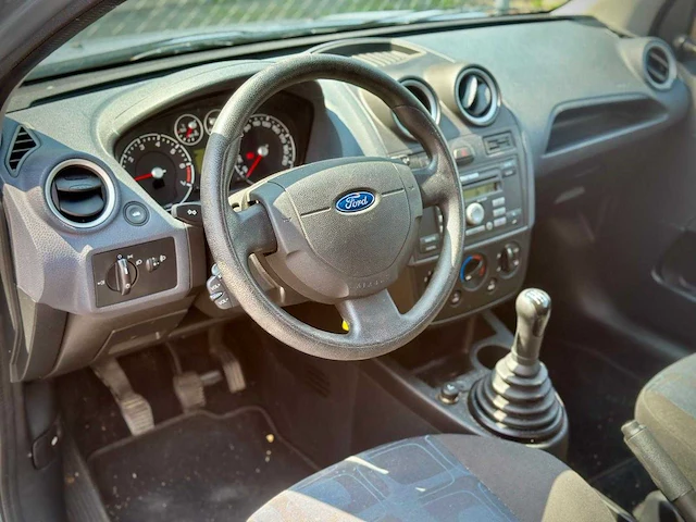 Ford fiesta 1.3 8v champion, 58-tn-hb - afbeelding 11 van  13