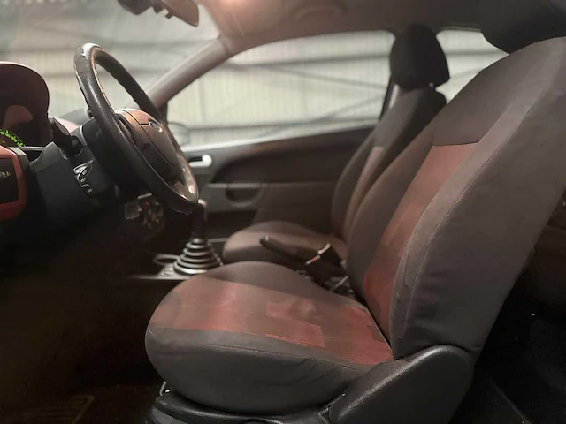 Ford fiesta 1.3 8v futura, 33-tk-zk - afbeelding 9 van  13