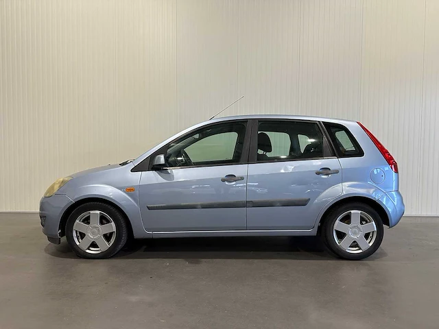 Ford fiesta 1.3-8v futura 51-sr-zb - afbeelding 8 van  15
