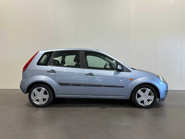 Ford fiesta 1.3-8v futura 51-sr-zb - afbeelding 12 van  15