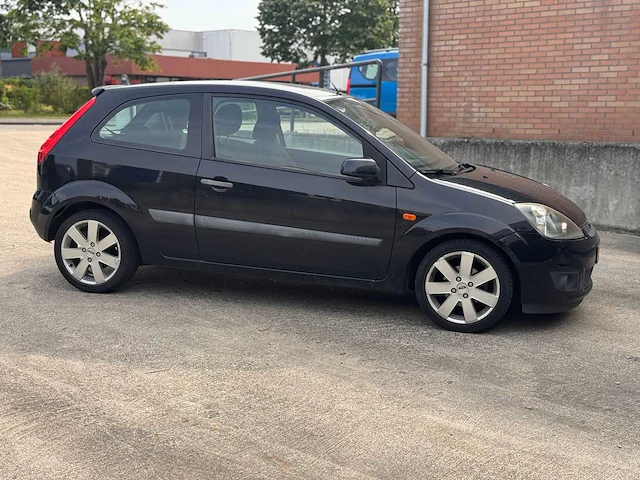 Ford fiesta 1.3 8v futura, 61-sz-nd - afbeelding 2 van  14