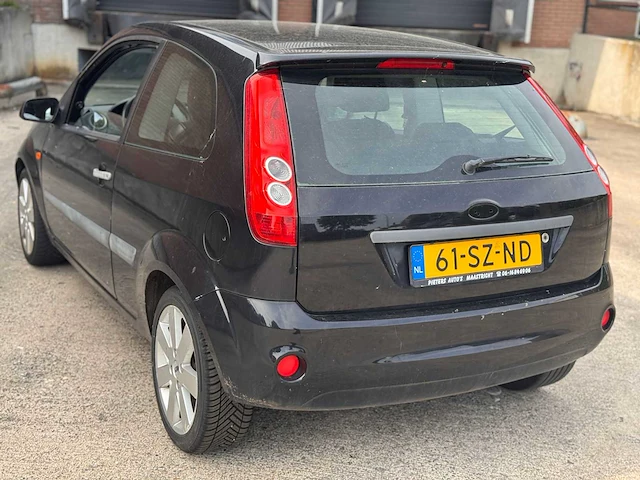 Ford fiesta 1.3 8v futura, 61-sz-nd - afbeelding 9 van  14