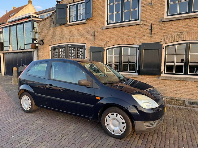 Ford fiesta 1.3 ambiente 49-np-pk - afbeelding 1 van  14