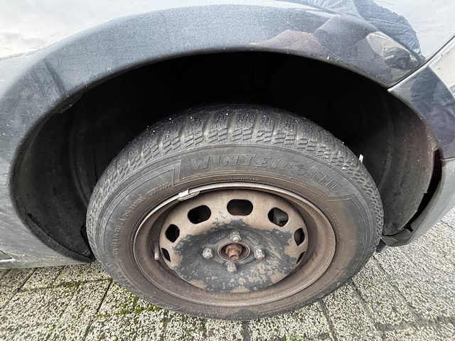 Ford fiesta 1.3i ebony, 22107 - afbeelding 16 van  39