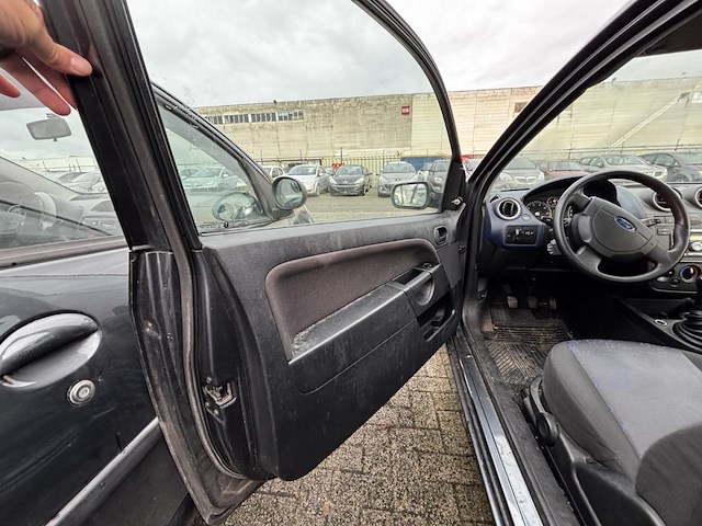 Ford fiesta 1.3i ebony, 22107 - afbeelding 37 van  39