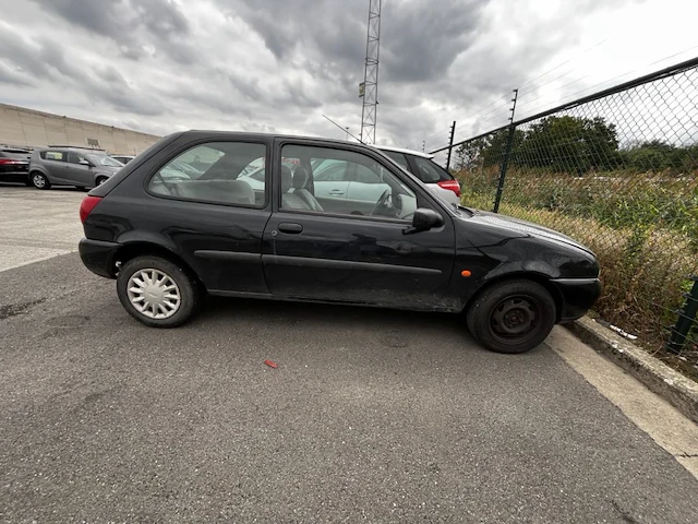 Ford fiesta 1.3i start 70, 1999 - afbeelding 28 van  33
