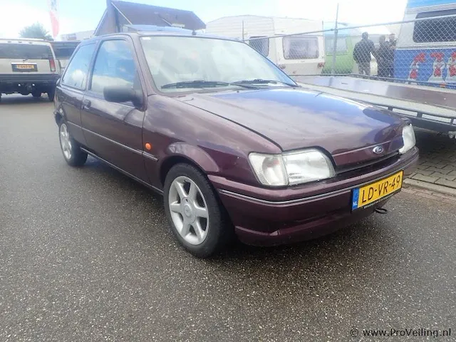 Ford fiesta 1,3l flash - bj 1995 - afbeelding 1 van  10