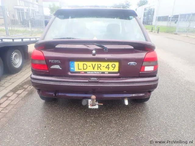 Ford fiesta 1,3l flash - bj 1995 - afbeelding 6 van  10