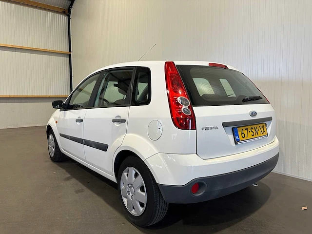 Ford fiesta 1.4-16v ambiente 67-sn-xk - afbeelding 13 van  19