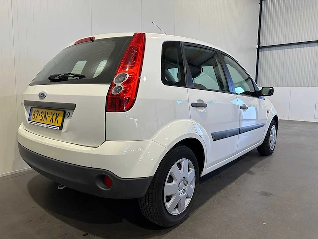 Ford fiesta 1.4-16v ambiente 67-sn-xk - afbeelding 15 van  19