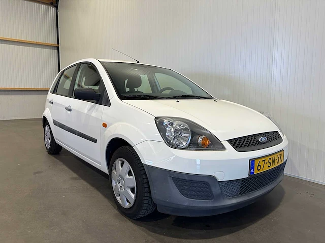 Ford fiesta 1.4-16v ambiente 67-sn-xk - afbeelding 17 van  19