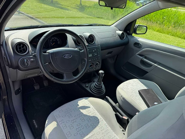 Ford fiesta 1.4-16v ambiente 98-ph-dj - afbeelding 4 van  15
