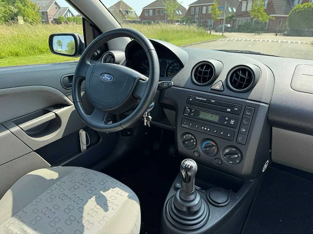 Ford fiesta 1.4-16v ambiente 98-ph-dj - afbeelding 15 van  15