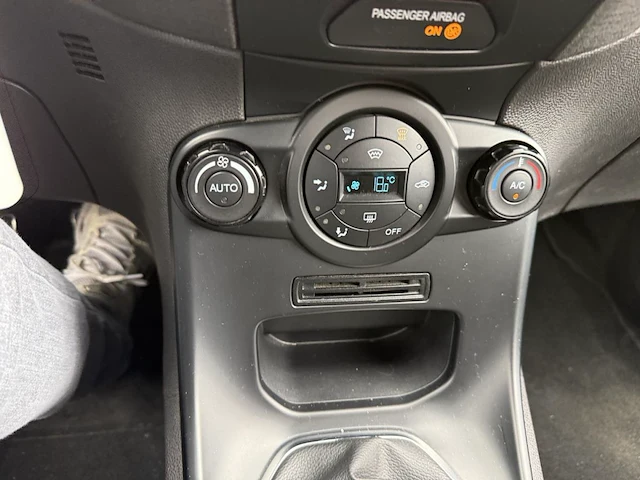 Ford fiesta 1.5 tdci st-line 95,2017 - afbeelding 2 van  26