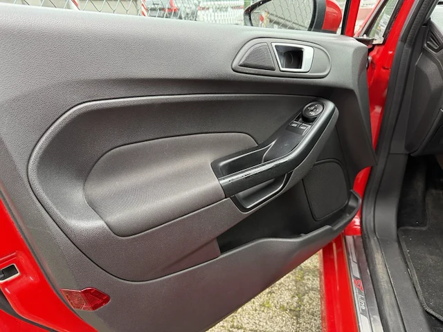 Ford fiesta 1.5 tdci st-line 95,2017 - afbeelding 23 van  26