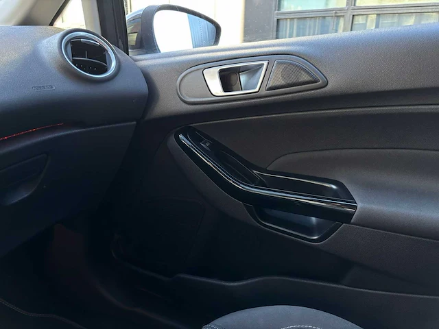Ford fiesta 1.5 tdci titanium, hf-278-h - afbeelding 6 van  17