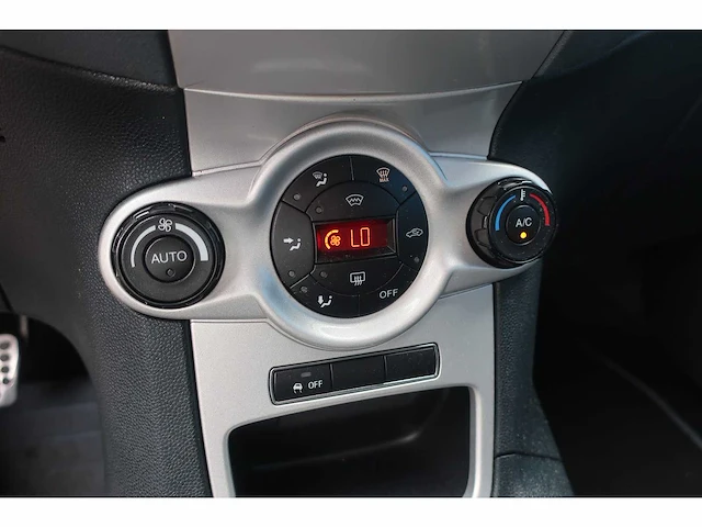 Ford fiesta 1.6 ghia, gbr-42-n - afbeelding 8 van  10