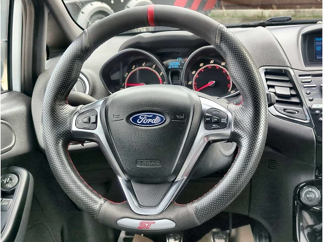 Ford fiesta 1.6 st2 2015 | kt-266-x i - afbeelding 4 van  32