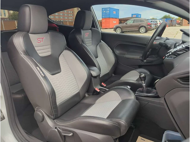 Ford fiesta 1.6 st2 2015 | kt-266-x i - afbeelding 19 van  32