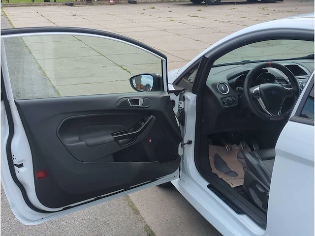 Ford fiesta 1.6 st2 2015 | kt-266-x i - afbeelding 31 van  32