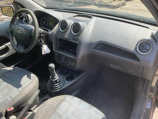 Ford fiesta 70-zk-hn - afbeelding 2 van  25