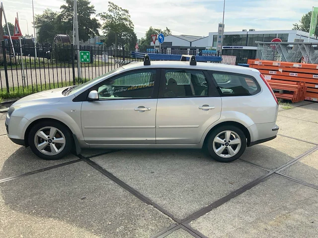 Ford focus - 2007 - wagon personenauto - afbeelding 26 van  29